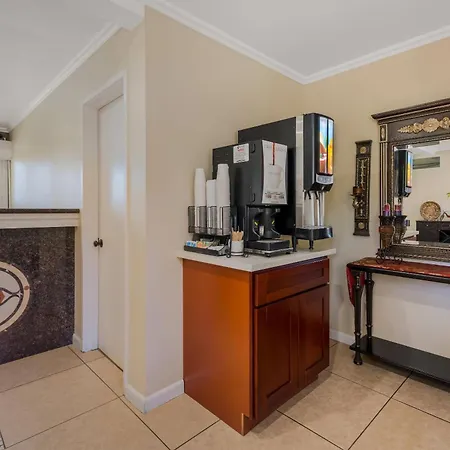 Clarion Collection Carmel Oaks Inn-2