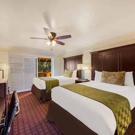 Clarion Collection Carmel Oaks Inn-3