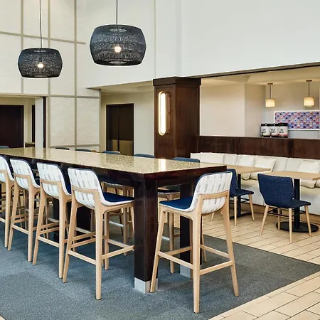 Hampton Inn & Suites Destin-3