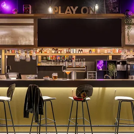 Moxy Hamburg Altona-3
