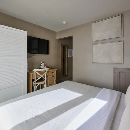 Lebeaubylivingroom Hotel-2