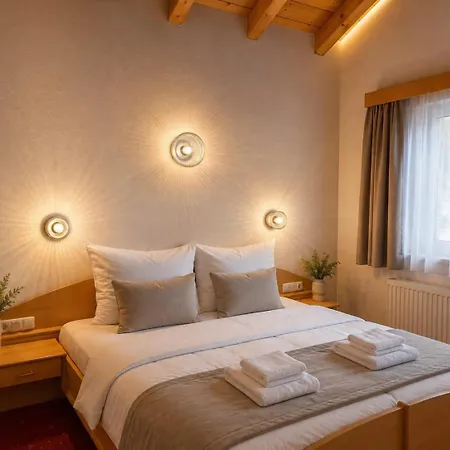 Hotel Garni Corinna-2