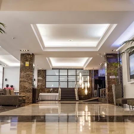 Hotel Ilunion Abando Bilbao-3