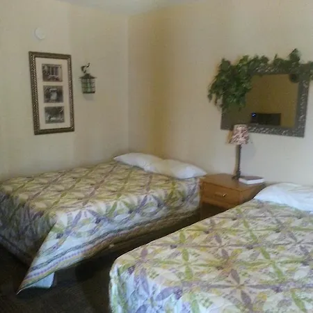 Taneycomo Lakefront Resort-2