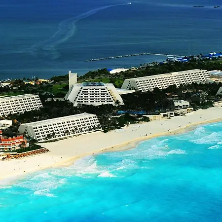 Oasis Cancun Lite-2