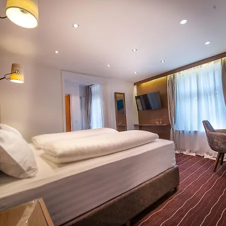 Arthaushotel-2