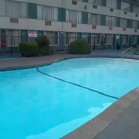 Howard Johnson By Wyndham Nanaimo Harbourside-3