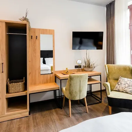 360 Grad Hotel & Bar-3