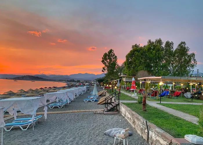Yuecel Hotel