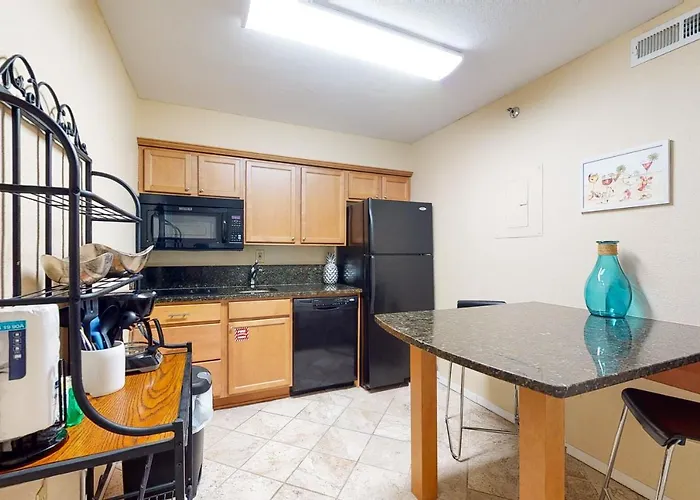 Apartment: Islander Condominiums I
