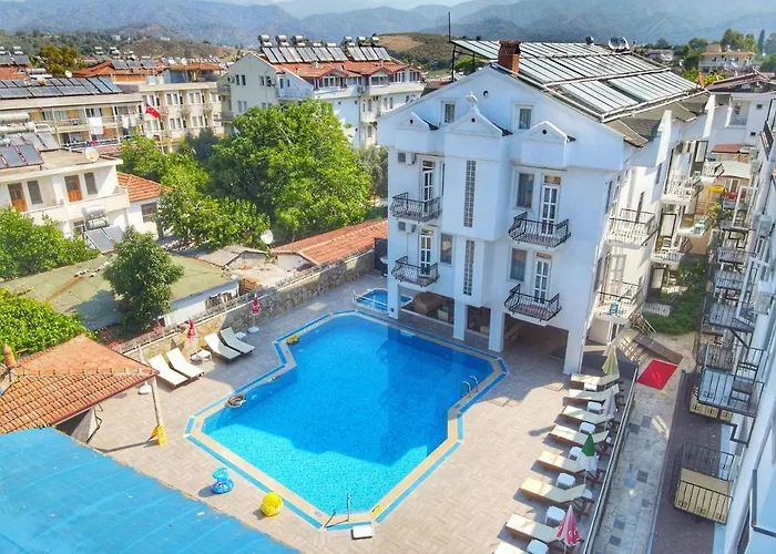 Yuecel Hotel
