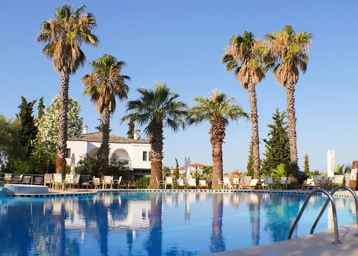 Hotel mit Pool: Geranion Village