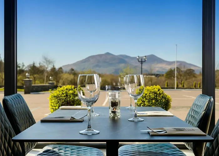 Killarney Oaks Hotel