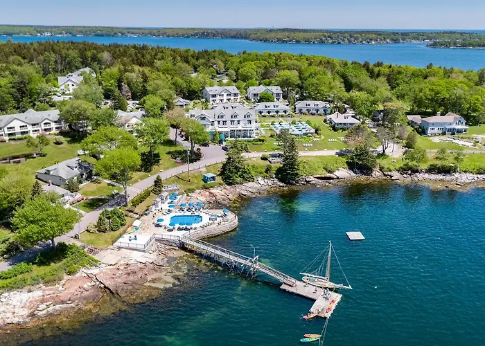 Spruce Point Inn Resort And Spa