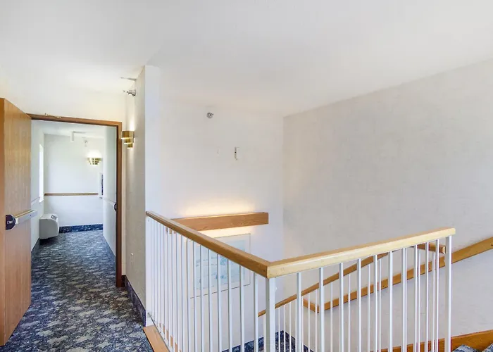 Oyo Hotel Osage Beach By Lake Of The Ozarks