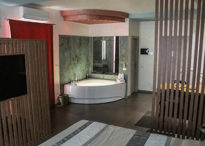 Casa vacanza: Garda Fantasy Apartment - Jacuzzi
