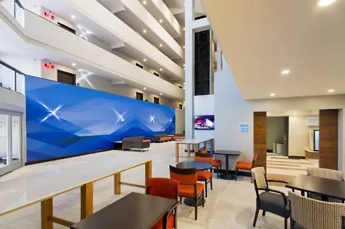 Holiday Inn Express & Sts Medical-Six Flags