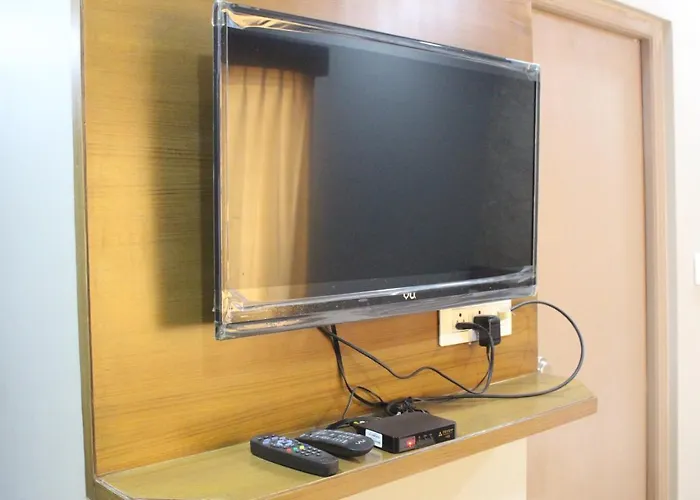 Hotel with view: Olivia Inn And Suites