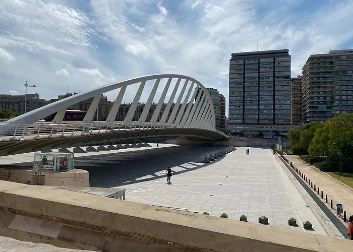 Valencia Suits You: Adults-Only Centro Historico with Auto Check-In