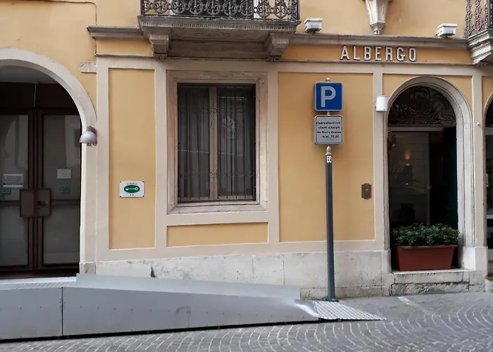 Cheap hotel: Hotel Due Mori