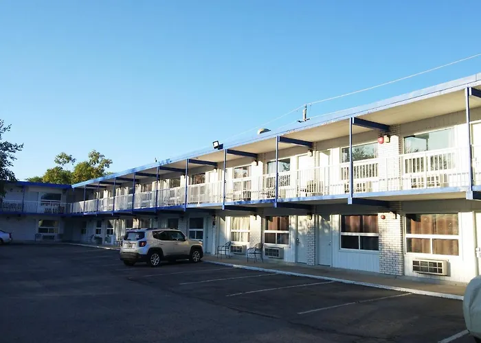 Central hotel: Canadas Best Value Inn Niagara Falls
