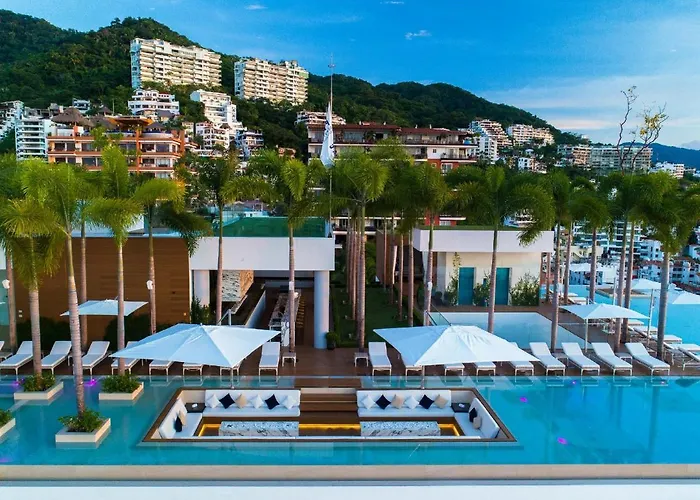 Dog friendly hotels Pier 57 - 510 Luxury Rooftop 2 Bedroom Condo In Romantic Zone