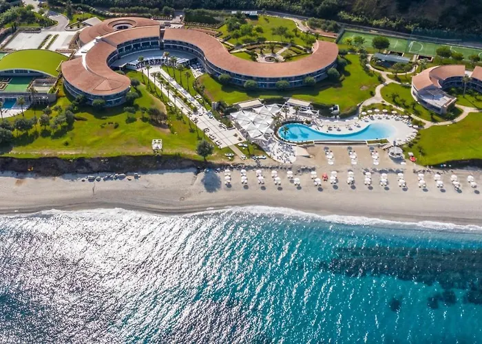 Hotel with view: Capovaticano Resort Thalasso Spa