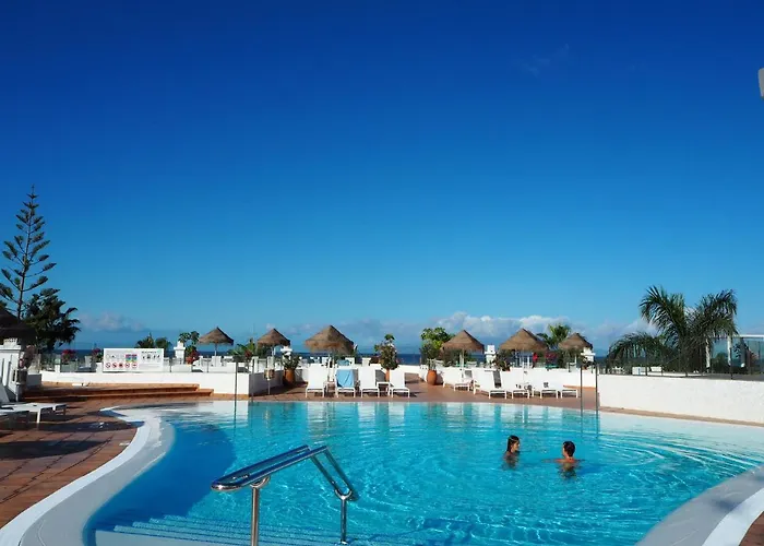 Hotel with view: Flamingo Beach Mate