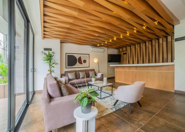 Trip to College Cali River Suites By Yellowkey Capital
