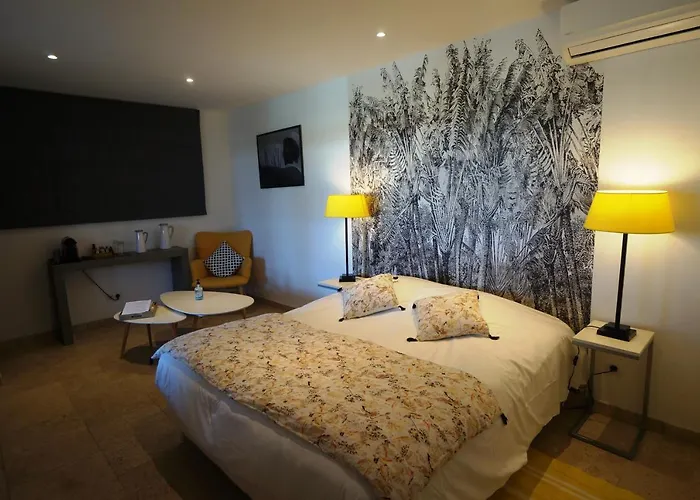 Mas Lou Caloun - Chambre D'Hôte Face À La Piscine En Camargue - Les Saintes Maries De La