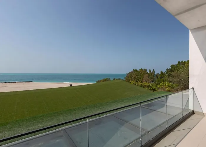 Paradise Nurai Villa - 6 Bedrooms