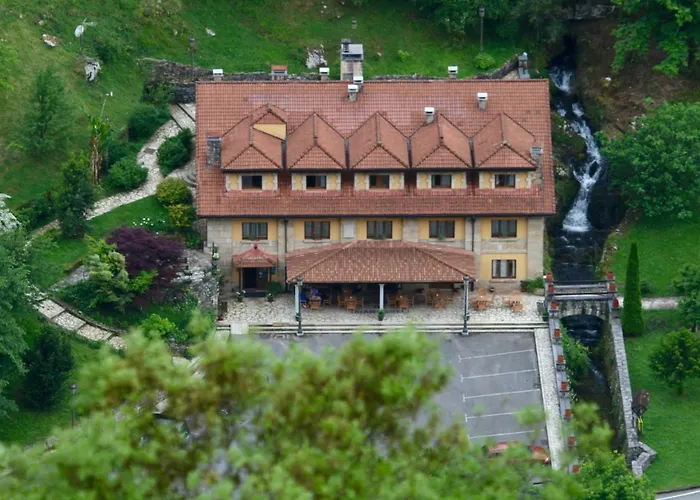 Logis Restaurante La Casa De Juansabeli