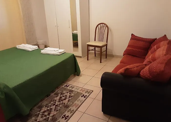 Casa degli ospiti: Locazione Menini - Camere zona stazione