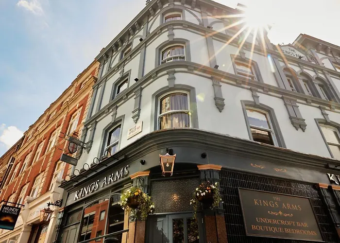 Kings Arms Pub & Boutique Rooms