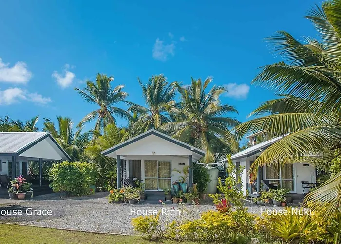 Pet Friendly hotel: Muri Beach Haven