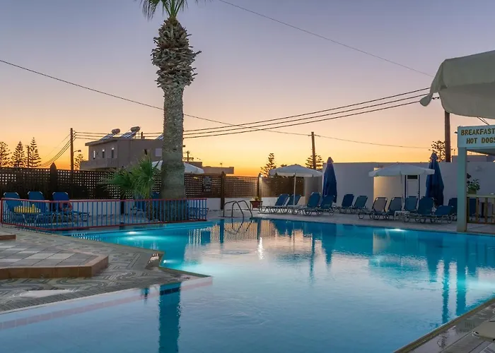 Hotel with pool: Marie Κelly Apartments