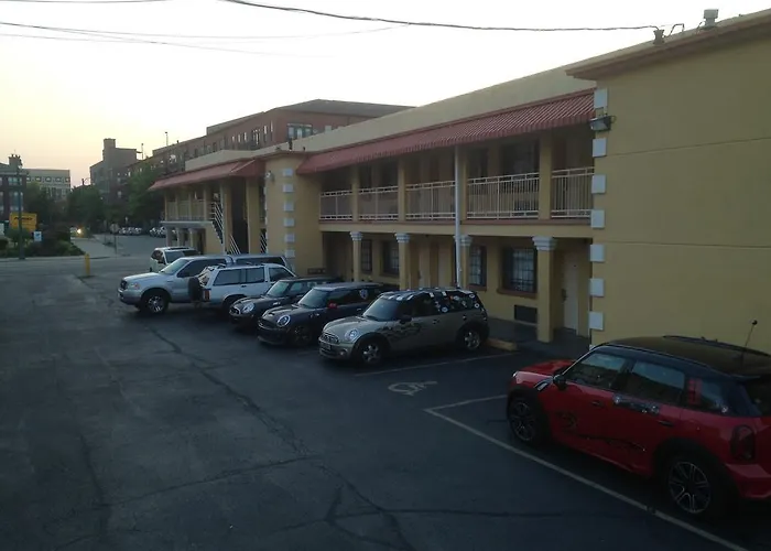 Vista Inn & Suites Beale Street