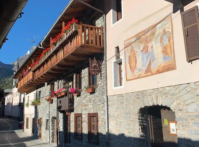 TROIS COURONNES Appartamenti di Charme ad uso turistico VDA La Salle
