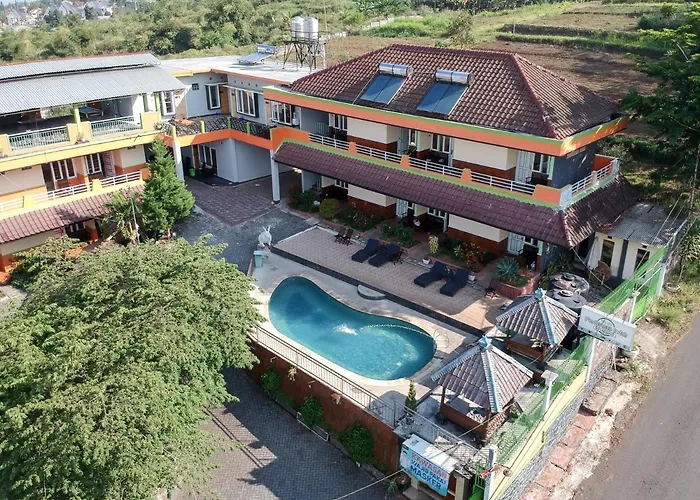 Villa Panderman Indah