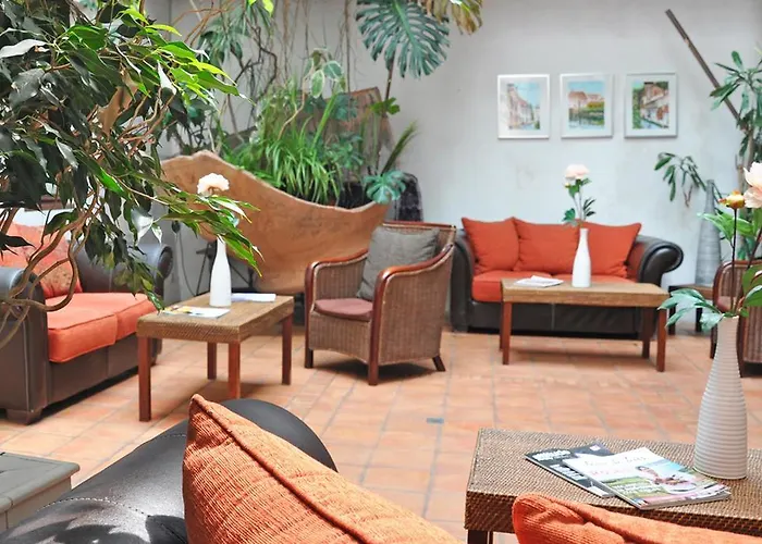 Hôtel accueillant les animaux: The Originals City, Hotel La Reine Jeanne, Orthez