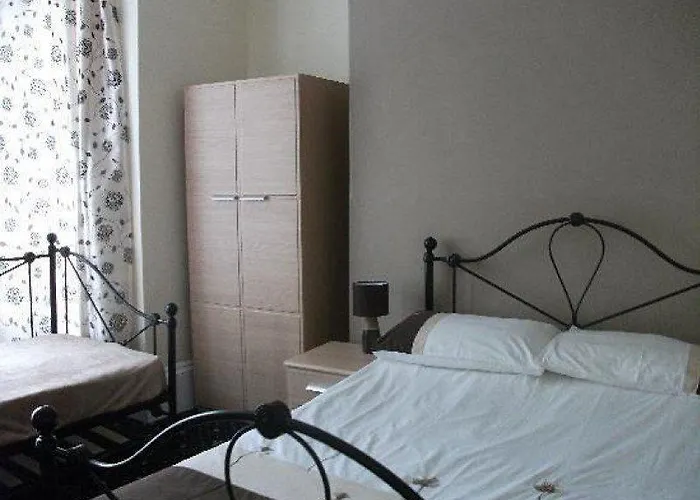 Hotel near College: Millifont Guest House