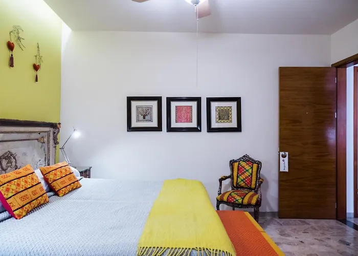 Bed and Breakfast Casa De Las Bugambilias B&B