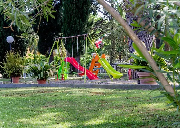 Loano Apartment Pool & Garden