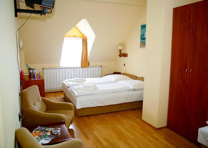 Cheap hotels Bara Junior
