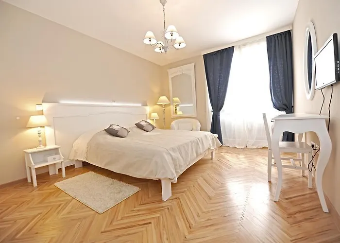 Maison d'hôtes: Tinel Rooms Old City Center