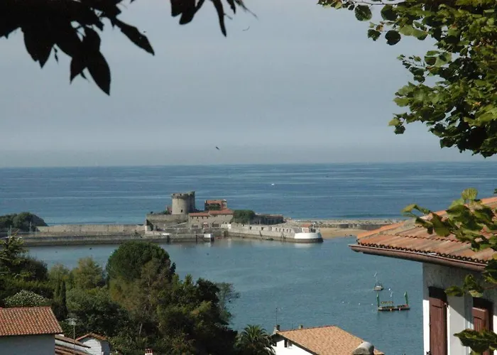 Le Cèdre Bleu
