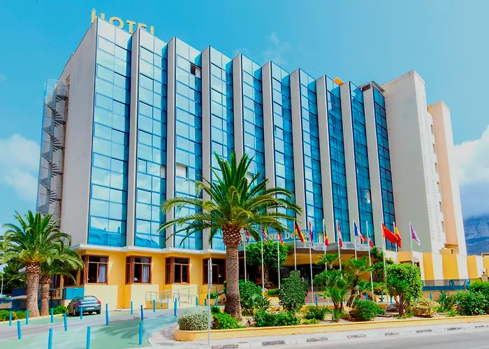 Hotel con piscina: Port Denia