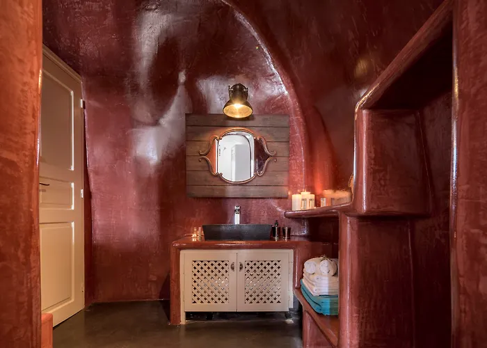 Hotel near College: White Pearl Villas