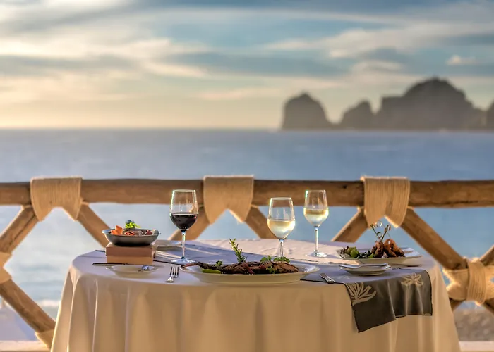 Pet Friendly hotel: Pueblo Bonito Los Cabos Blanco Beach Resort