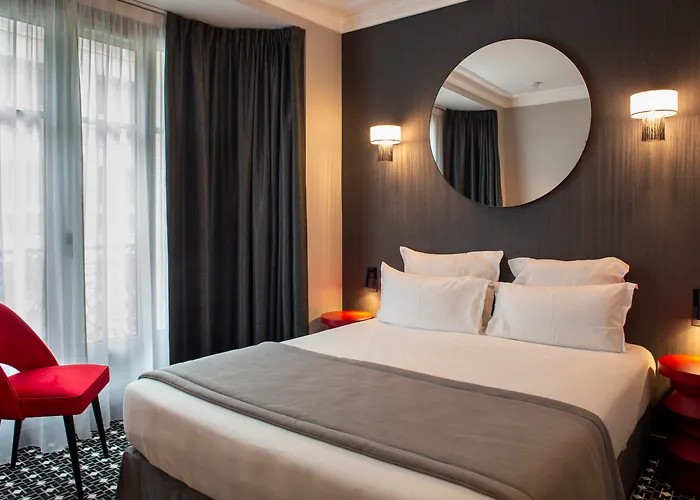 Central hotel: Lenox Montparnasse